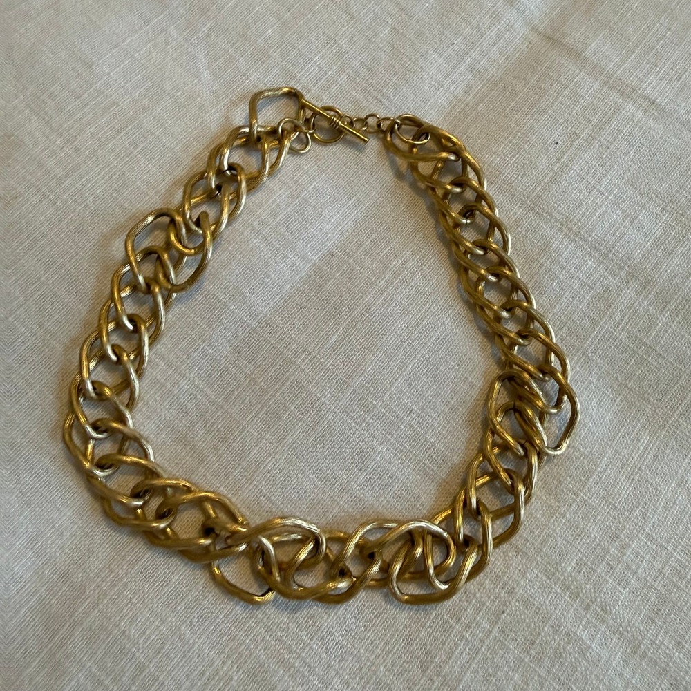 Avon Vintage Chunky Double Link Necklace Gold Tone Textured Toggle Clasp 17in
